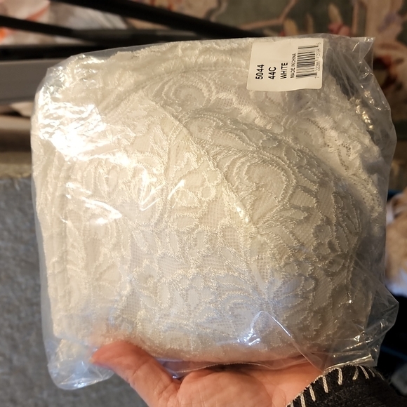 New in Bag -  Leading Lady Scalloped Lace Underwire Full Figure Bra Style 5044 - Picture 2 of 8